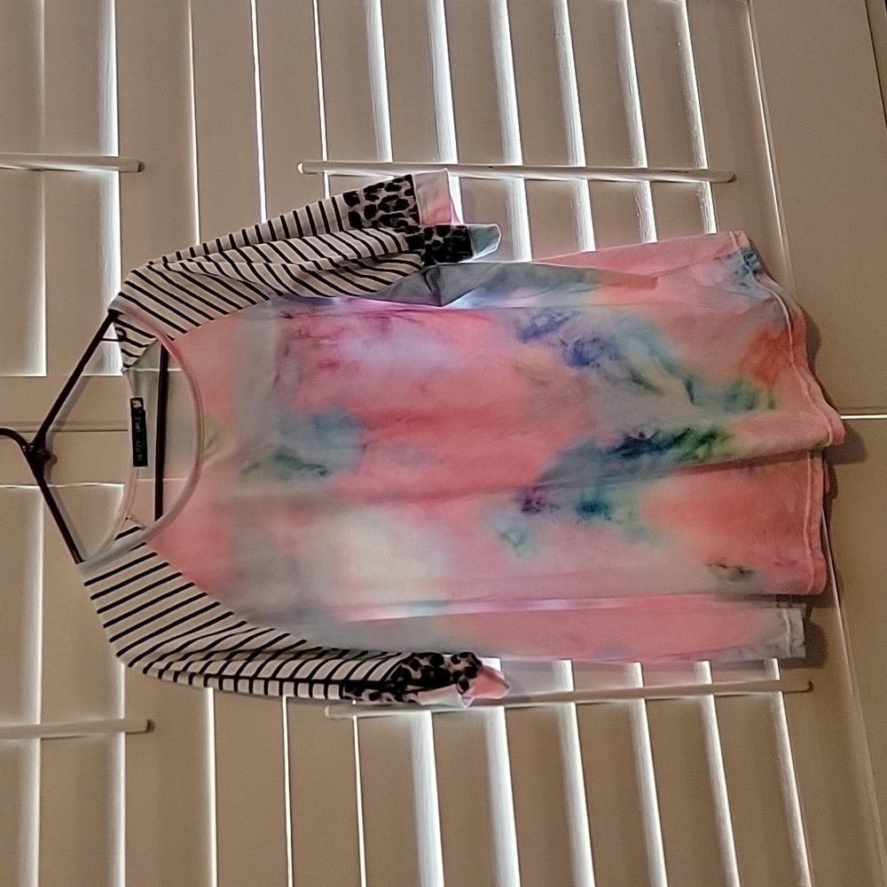 2XL (On the bigger side) tye dye t shirt
